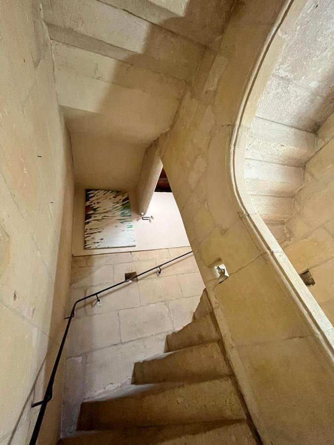 Апартаменты Le Donjon De La Roquette Арль Экстерьер фото